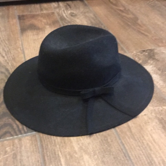 Bebe hat - Picture 2 of 4